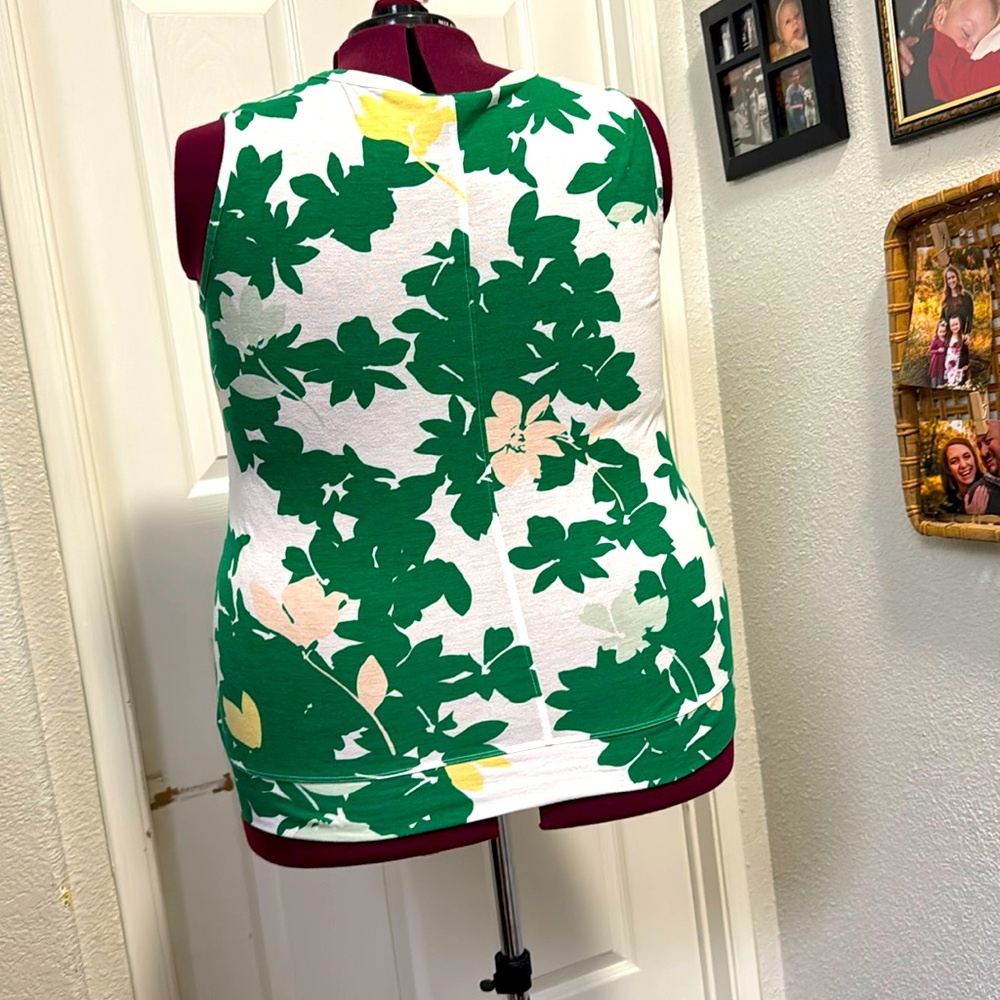 Sleeveless tank top